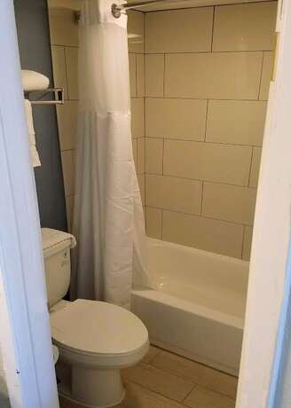 Imagen de la habitación del Hotel Seabreeze Inn. Foto 15