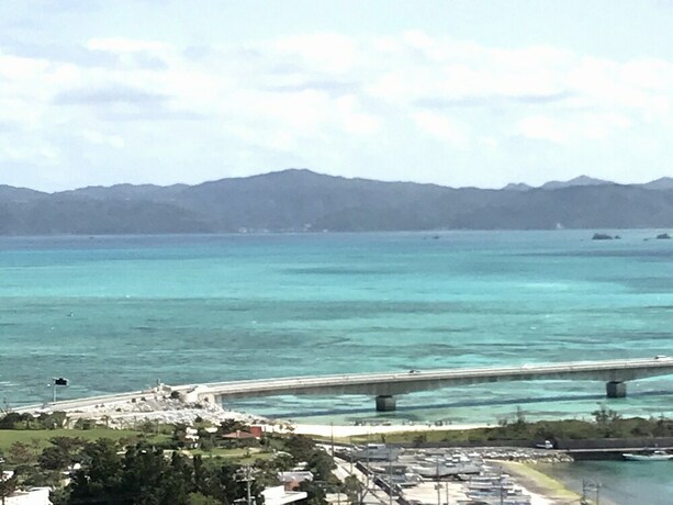 Imagen de los exteriores del Hotel Seabreeze Kouri. Foto 28