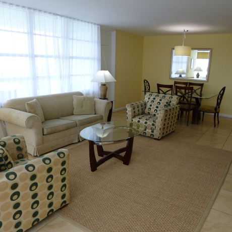 Imagen de los interiores del Hotel Seacoast Suites On Miami Beach. Foto 15