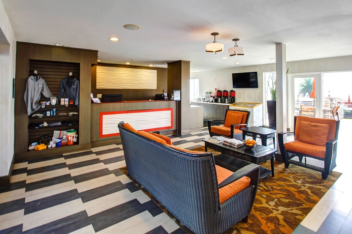 Imagen del bar/restaurante del Hotel Seacrest Oceanfront. Foto 2