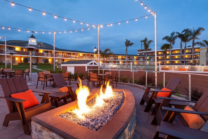 Imagen del bar/restaurante del Hotel Seacrest Oceanfront. Foto 4