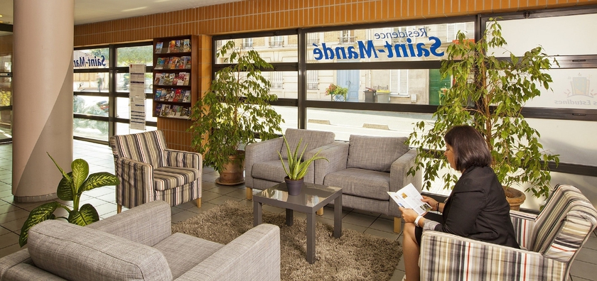 Imagen de los interiores del Hotel Séjours Et Affaires Montreuil Saint Mandé. Foto 18