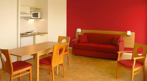 Imagen de la habitación del Hotel Séjours & Affaires Rouen Normandie. Foto 8