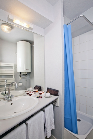 Imagen de la habitación del Hotel Séjours and Affaires Bordeaux De L'yser. Foto 12