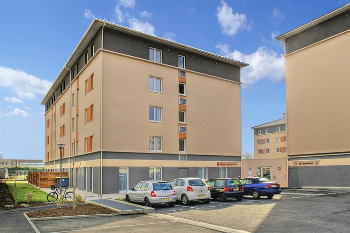 Imagen de los exteriores del Hotel Séjours and Affaires Caen Le Clos Beaumois. Foto 6