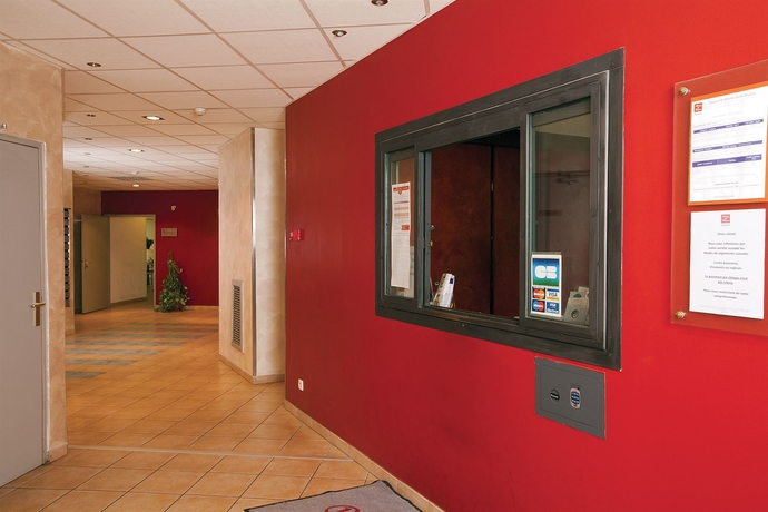 Imagen de los interiores del Hotel Séjours and Affaires Lyon Saint-nicolas. Foto 7