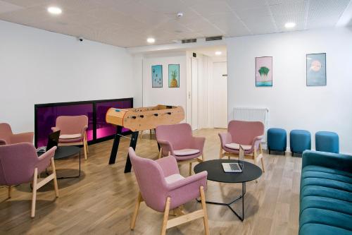 Imagen de los interiores del Hotel Séjours and Affaires Paris Bagnolet. Foto 6