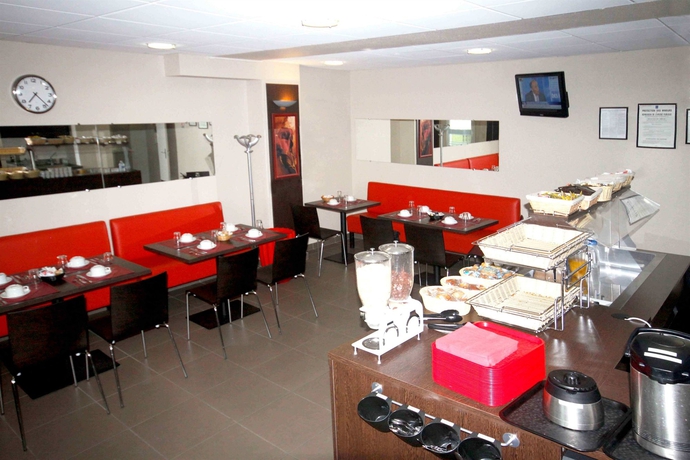 Imagen de los interiores del Hotel Séjours and Affaires Reims Clairmarais. Foto 10