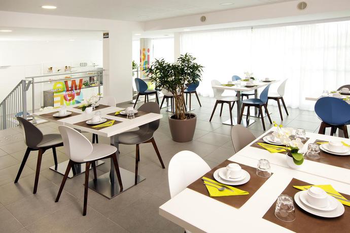 Imagen del bar/restaurante del Hotel Séjours y Affaires Paris Bagneux. Foto 2