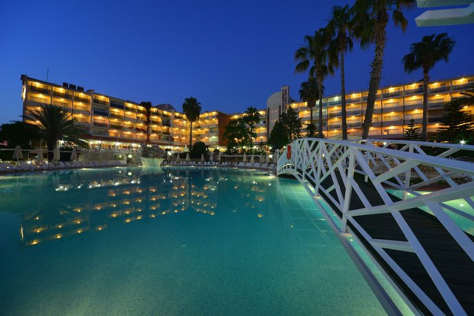 Imagen de la piscina del Hotel Seaden Corolla. Foto 9