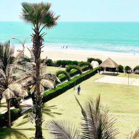 Imagen de los exteriores del Hotel Seafront Residences. Foto 14