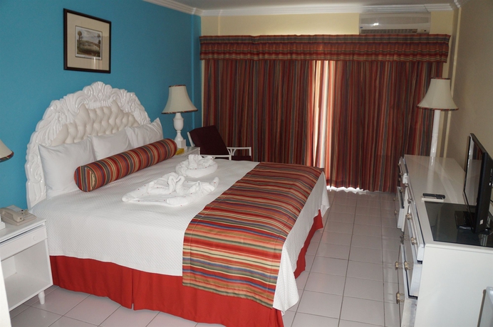 Imagen de la habitación del Hotel Seagarden Beach Resort - All Inclusive. Foto 9