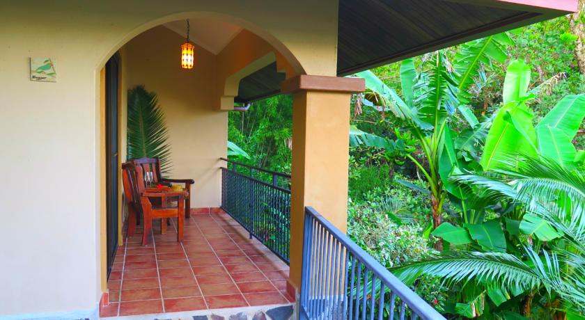 Imagen de los exteriores del Hotel Seagull Cove Resort. Foto 4