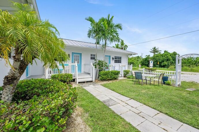 Imagen de la habitación del Hotel Seahorse Beach Bungalows. Foto 15