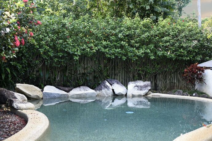 Imagen de la piscina del Hotel Sealords. Foto 17