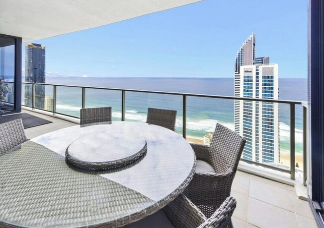 Imagen general del Hotel Sealuxe Central Surfer Paradise Spacious Deluxe Ocean View King Spa Apartment. Foto 4
