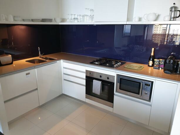 Imagen de la habitación del Hotel Sealuxe Central Surfer Paradise Spacious Deluxe Ocean View King Spa Apartment. Foto 26