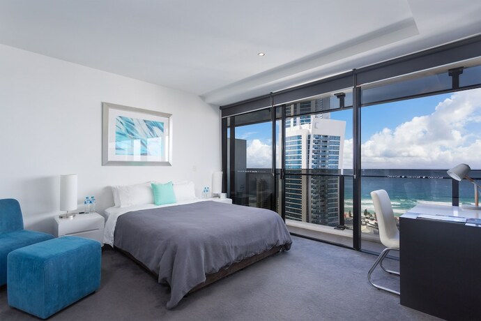 Imagen de la habitación del Hotel Sealuxe Central Surfer Paradise Spacious Deluxe Ocean View King Spa Apartment. Foto 29