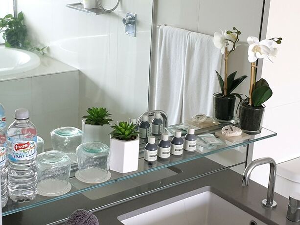 Imagen de la habitación del Hotel Sealuxe Central Surfer Paradise Spacious Deluxe Ocean View King Spa Apartment. Foto 32