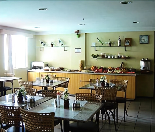 Imagen del bar/restaurante del Hotel Seamar. Foto 2