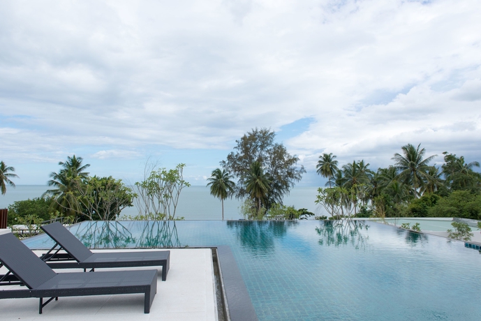 Imagen de la piscina del Hotel Seanery Beach Resort. Foto 18