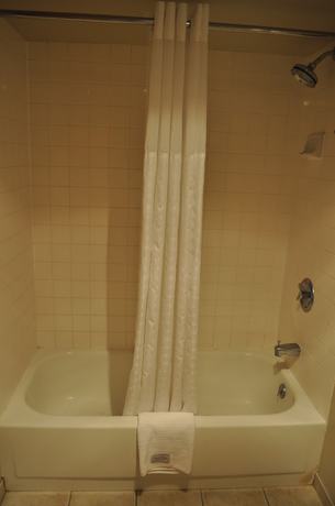 Imagen de la habitación del Hotel Seaport Inn and Suites. Foto 17