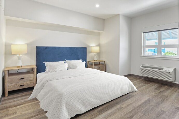 Imagen de la habitación del Hotel Seaport Suites. Foto 14