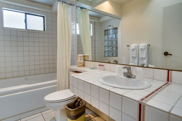 Imagen de la habitación del Hotel Seaport Village Inn Avalon. Foto 22