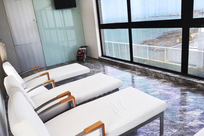 Imagen de la piscina del Hotel Seara Praia. Foto 16