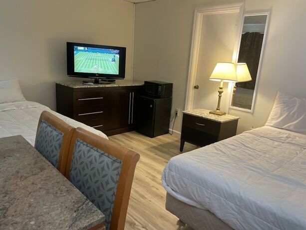 Imagen de la habitación del Hotel Searay Motel. Foto 15