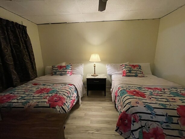 Imagen de la habitación del Hotel Searay Motel. Foto 20