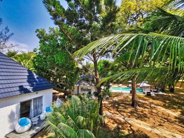 Imagen general del Hotel Searenity Beach Villa. Foto 12
