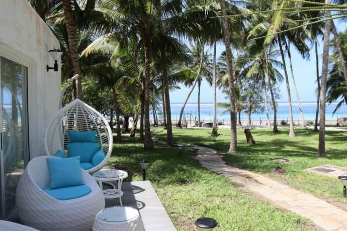 Imagen general del Hotel Searenity Beach Villa. Foto 13