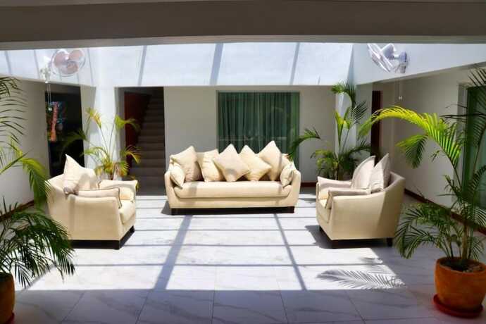 Imagen general del Hotel Searenity Beach Villa. Foto 14