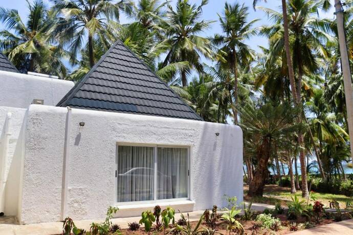 Imagen general del Hotel Searenity Beach Villa. Foto 15
