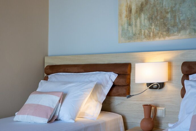 Imagen de la habitación del Hotel Searocks Exclusive Villas Resort. Foto 14