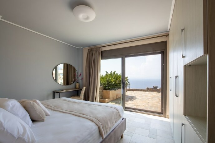 Imagen de la habitación del Hotel Searocks Exclusive Villas Resort. Foto 18