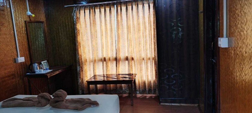Imagen de la habitación del Hotel Seascape Floating Paradise. Foto 10