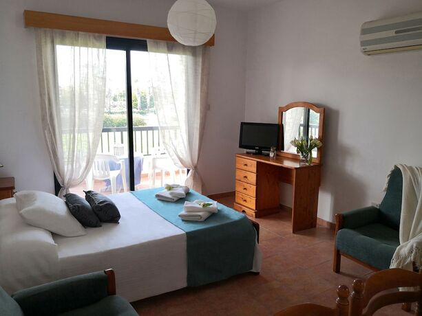 Imagen de la habitación del Hotel Seashell Apartments, Paphos. Foto 17