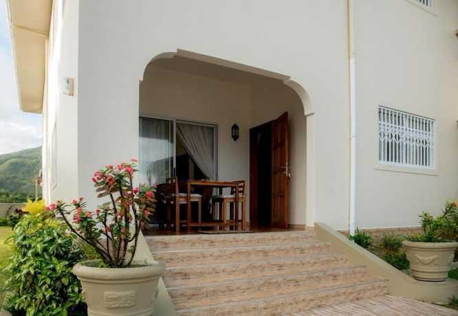 Imagen de la habitación del Hotel Seashell Beach Villa. Foto 13