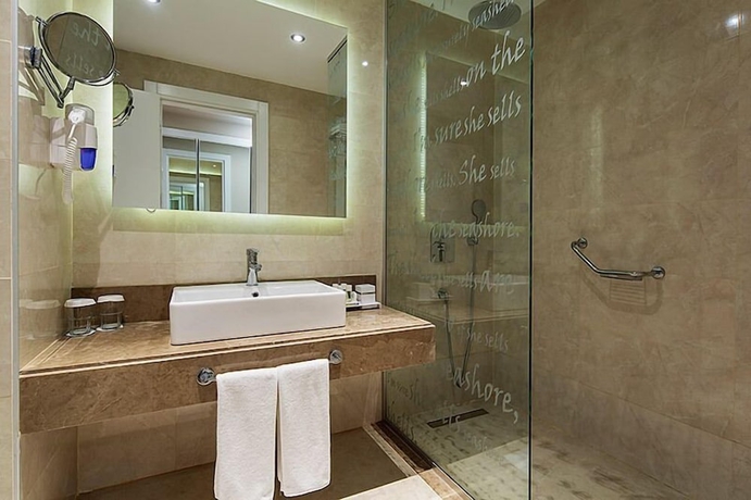 Imagen de la habitación del Hotel Seashell Resort and Spa. Foto 8