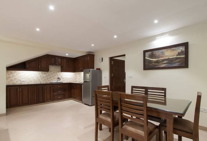 Imagen del bar/restaurante del Hotel Seashell Suites And Villas. Foto 2