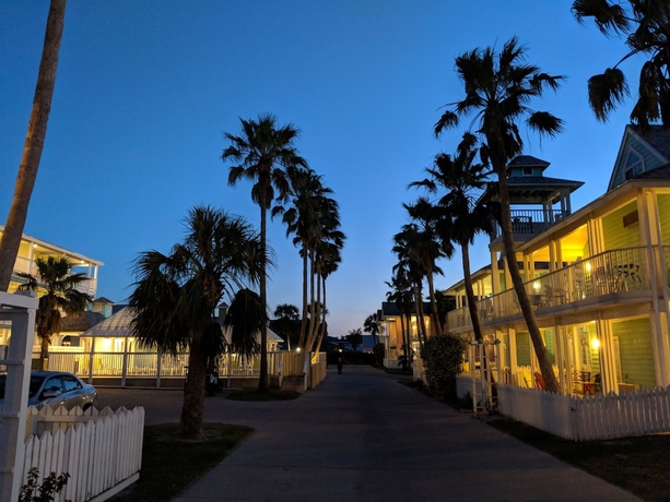 Imagen de los interiores del Hotel Seashell Village Resort near the beach with kitchens. Foto 19
