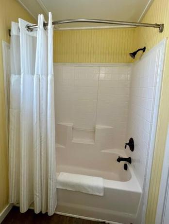 Imagen de la habitación del Hotel Seashell Village Resort near the beach with kitchens. Foto 16