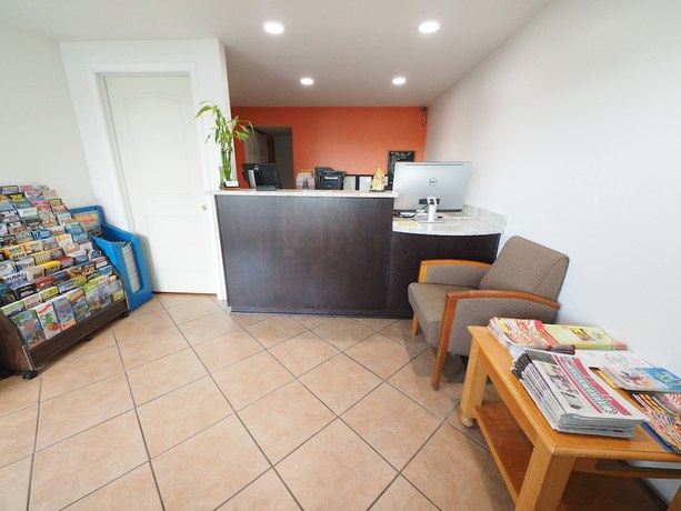 Imagen de los interiores del Hotel Seashire Inn and Suites. Foto 19