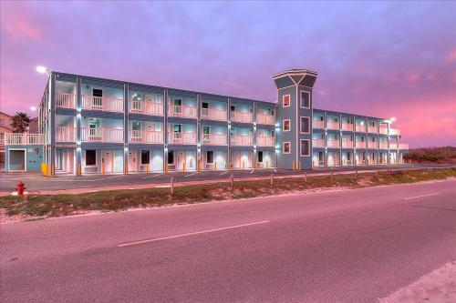 Imagen general del Hotel Seaside Boutique, Waves At Your Doorstep. Foto 2