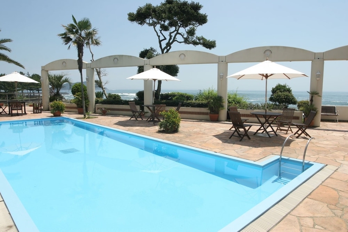 Imagen de la piscina del Hotel Seaside Geibouso. Foto 17