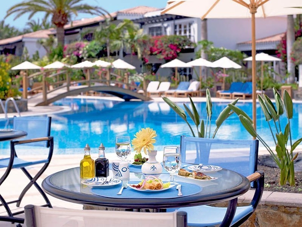 Imagen de la piscina del Hotel Seaside Grand Residencia. Foto 15