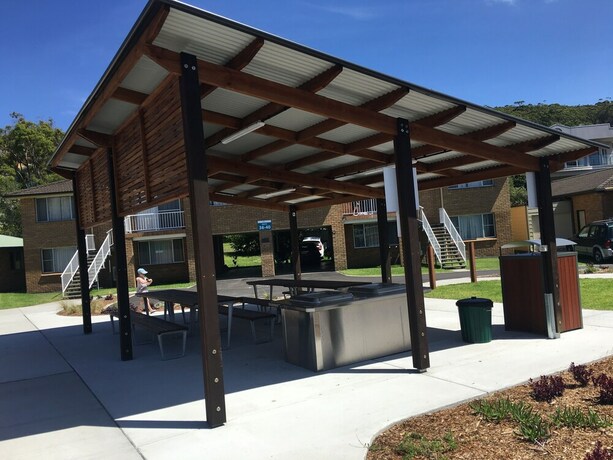 Imagen de los exteriores del Hotel Seaside Holiday Resort Fingal Bay. Foto 33