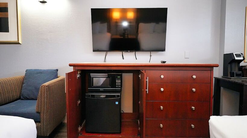 Imagen de la habitación del Hotel Seaside Inn And Suites. Foto 16